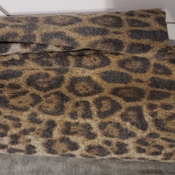 Heimish USA leopard print cardigan - Picture 2 of 3